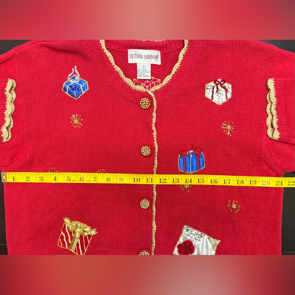 Vintage Festive Red Women's Cardigan with Presents - Picture 5 of 6
